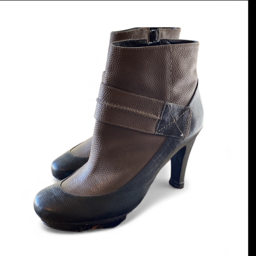 BCBG Max Azria Edith Pebbled Leather Platform Booties • Brown & Black • SZ 37